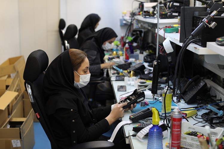 در واحد تعمیرات سداد چه می‌گذرد؟ / تعمیر ماهانه هشت هزار کارتخوان بانک ملی